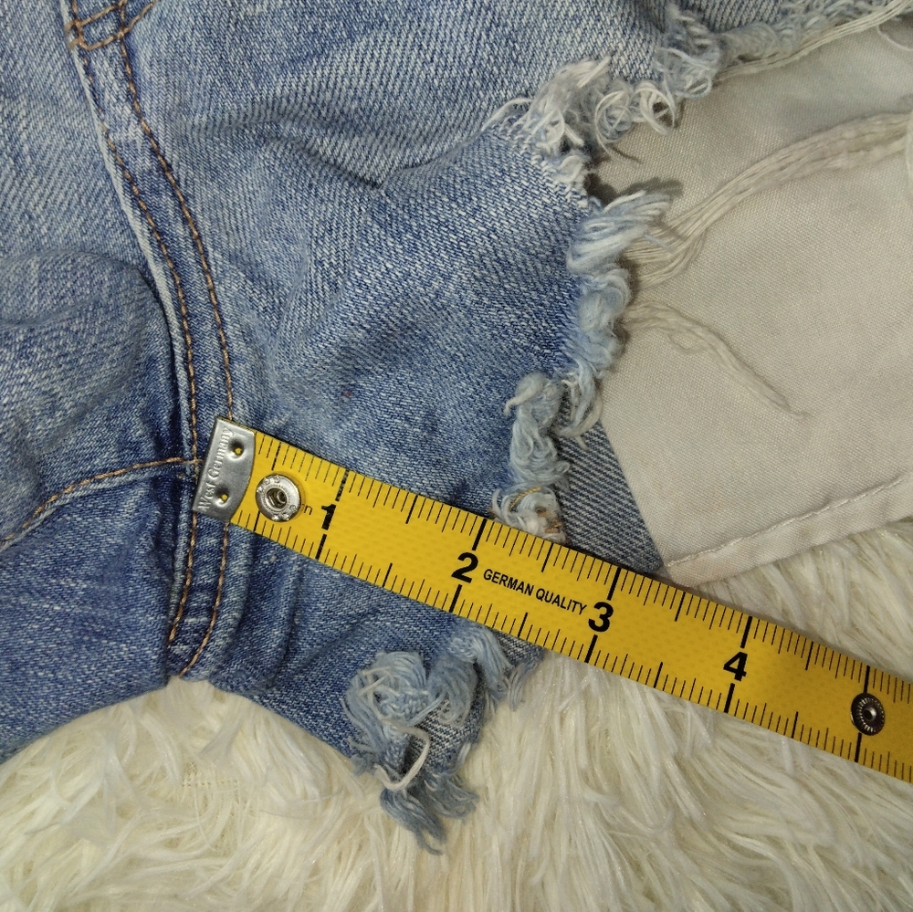 AEO Distressed Vintage Hi-Rise Festival Jean Short Size 4 - Picture 12 of 12